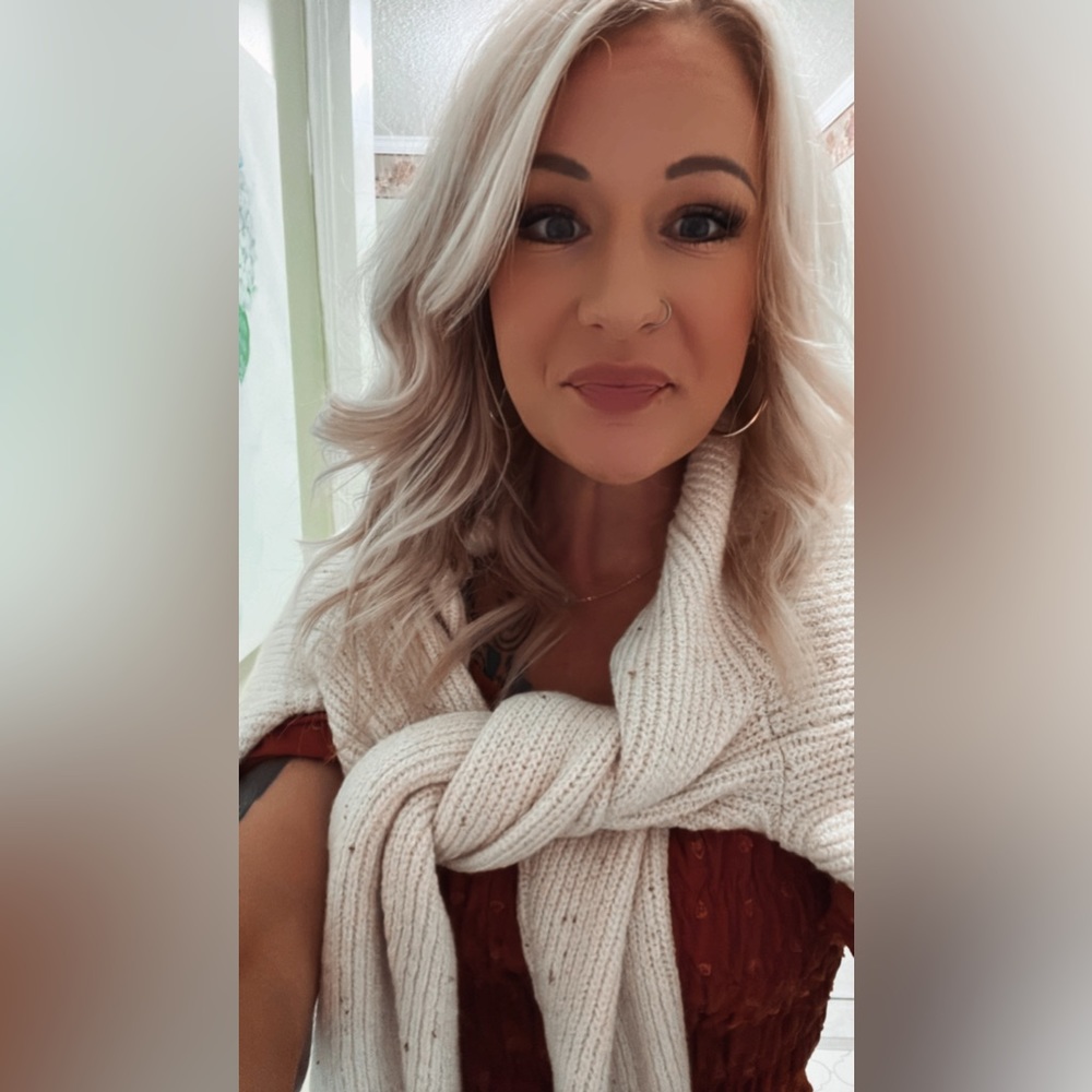 Meet your Posher, Whitney